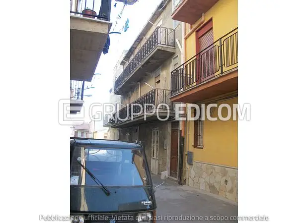 Abitazione di tipo popolare in Via Petrarca, 13 - 1