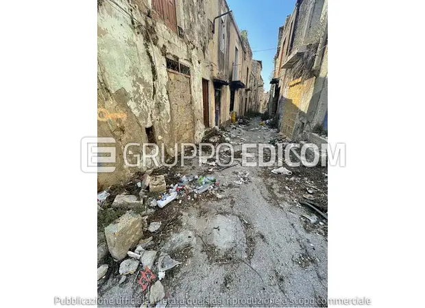 Abitazione di tipo ultrapopolare in Via Reale, 3-141-151 - 1