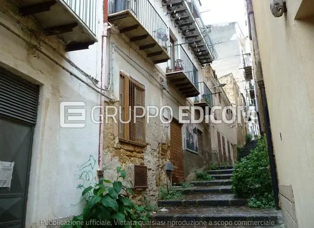 Abitazione di tipo popolare in Cortile Lauricella, 2 - 1