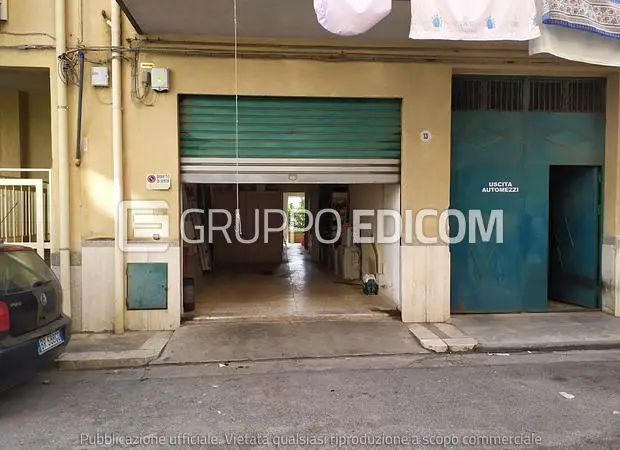 Magazzini e locali di deposito in Via Carlo Puleo, 13 - 1