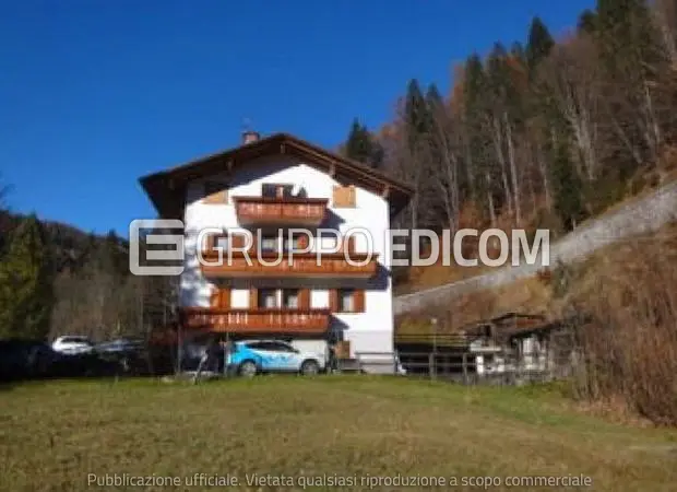 Abitazione di tipo civile in Frazione Marmolada, Via Marmolada - 1