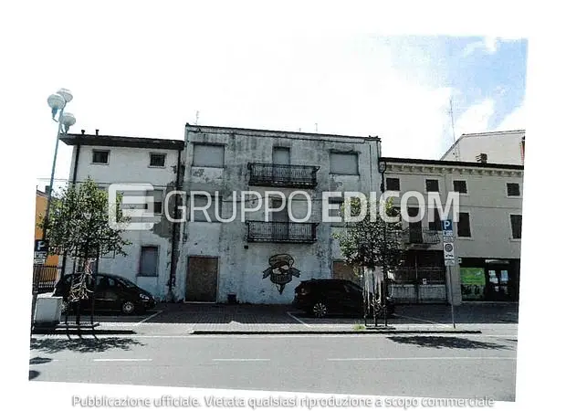 Unità collabenti in Piazza Alcide De Gasperi, 10 - 1