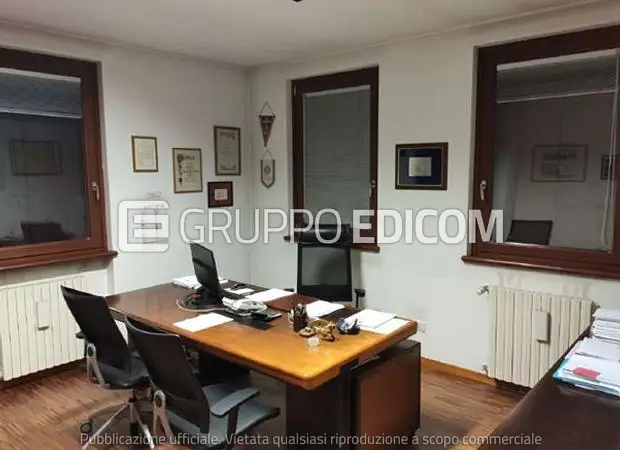 Uffici e studi privati in Via IV Novembre - 1