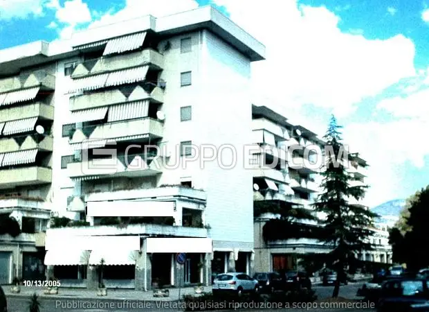 Negozi, botteghe in Località Commenda, Via Giuseppe Verdi, 82 - 1