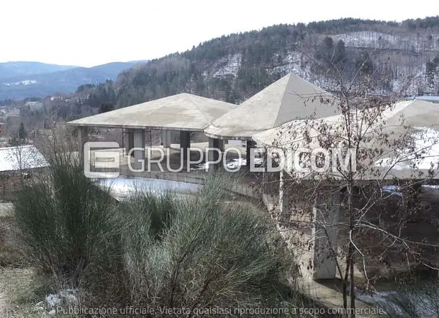 Edifici a destinazione particolare in Iacoi, località Iacoi - 1