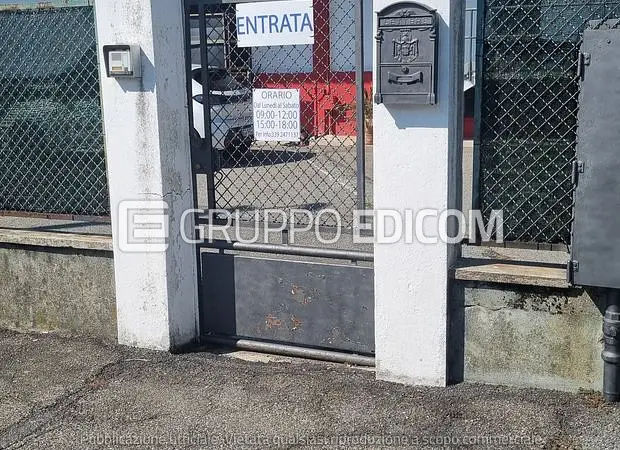 Fabbricati costruiti per esigenze commerciali in Corso Vercelli 332 - 1